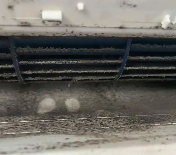 西华空调吹的风有股烧焦味是怎么回事